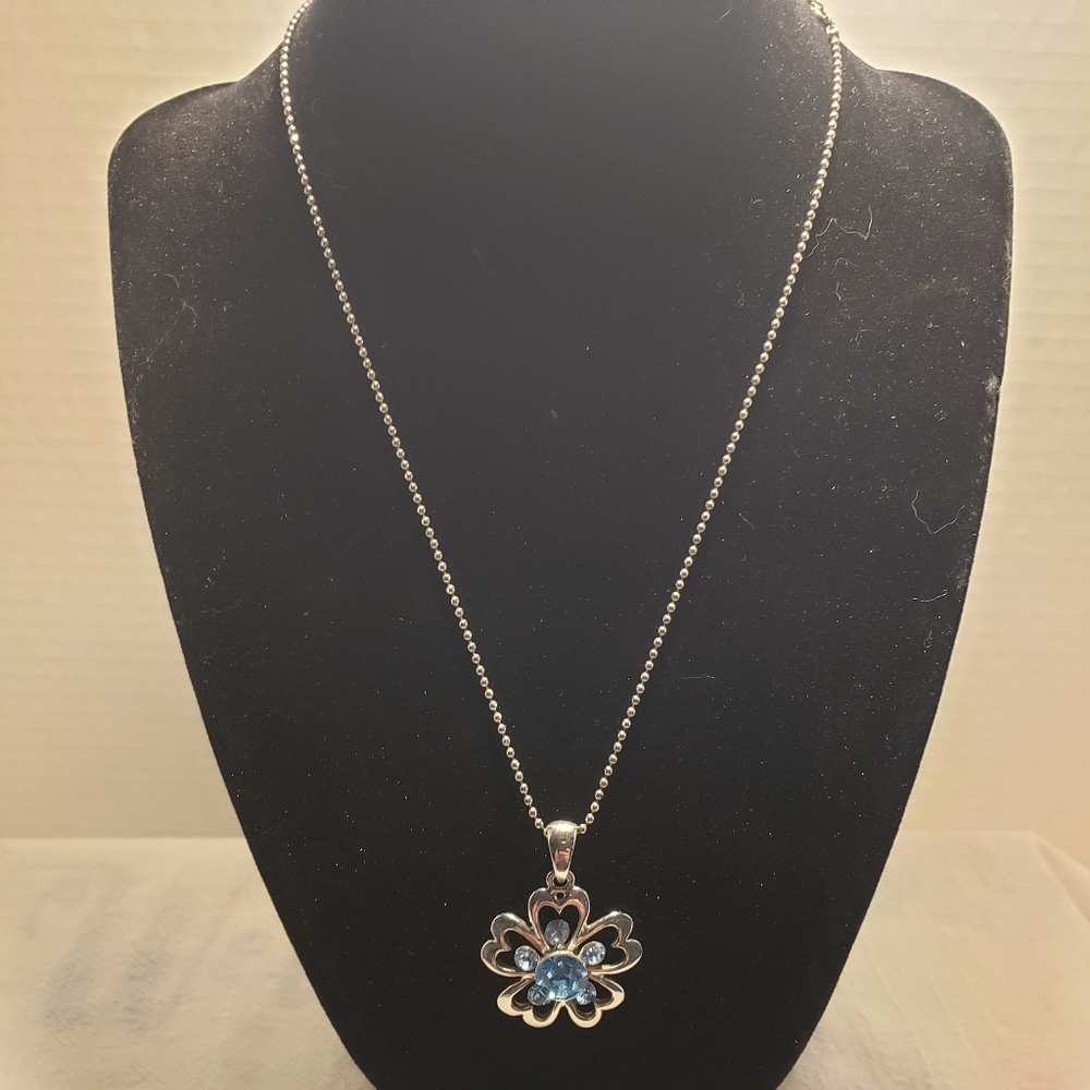 Beautiful Vintage Cookie Lee Silvertone Blue Rhinestones Floral Pendant